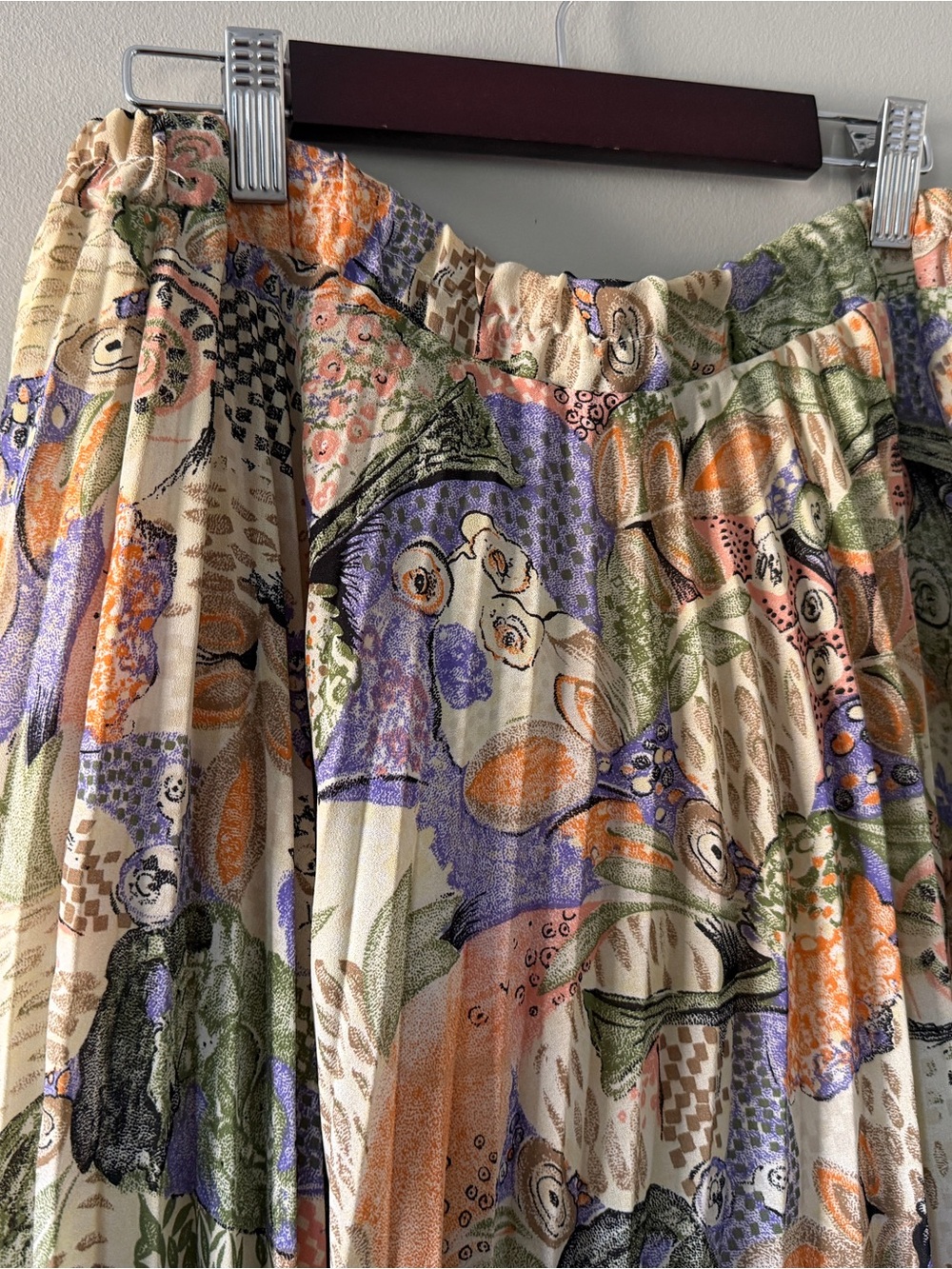Vintage Floral Pleated Midi Skirt in Cream, Green, Peach, Lavender
